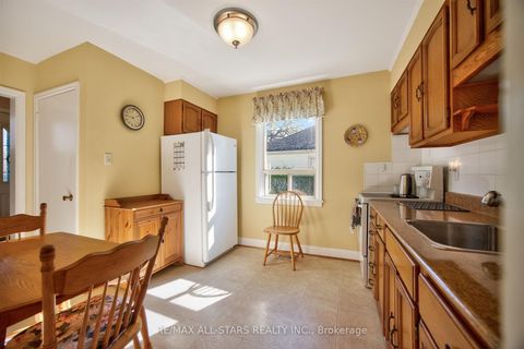Photo 10 at 9 Martindale Road, Cliffcrest, Toronto