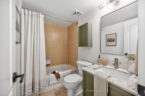 Photo 22 at 32 - 88 Carr Street, Chinatown, Toronto