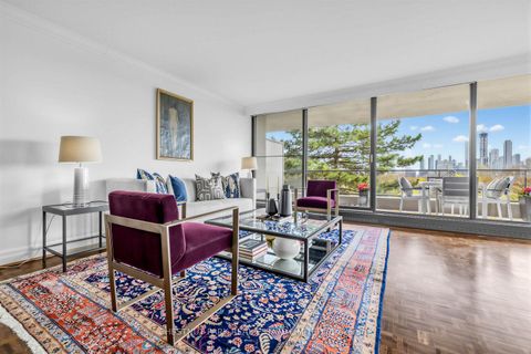 Photo 4 at 506 - 10 Avoca Avenue, Moore Park, Toronto