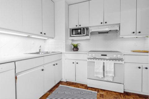 Photo 17 at 506 - 10 Avoca Avenue, Moore Park, Toronto