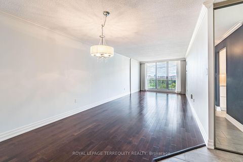 Photo 4 at 1902 - 820 Burnhamthorpe Road, Markland Wood, Toronto