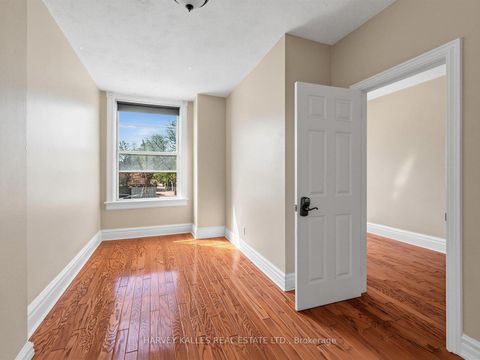 Photo 13 at 258 Harbord Street, Little Italy, Toronto