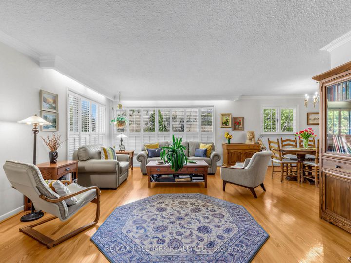 Photo 3 at 11 Sutcliffe Drive, Bayview Village, Toronto
