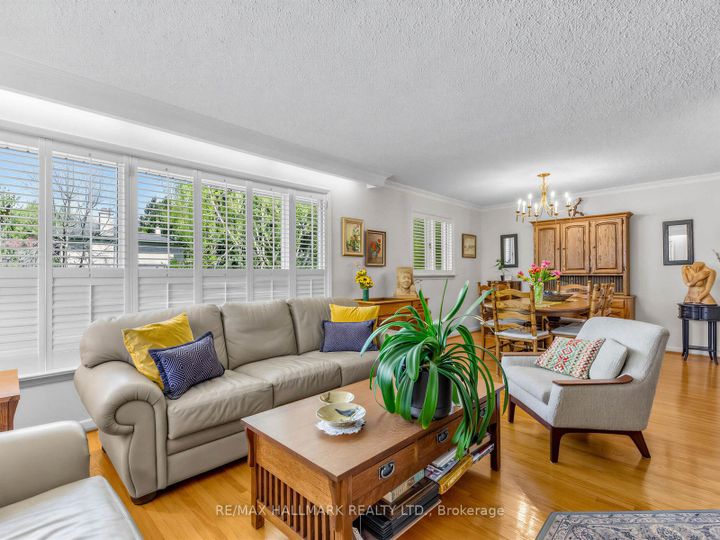 Photo 5 at 11 Sutcliffe Drive, Bayview Village, Toronto