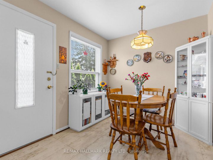 Photo 10 at 11 Sutcliffe Drive, Bayview Village, Toronto