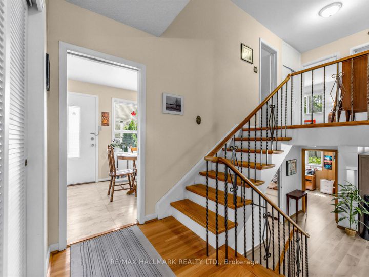 Photo 12 at 11 Sutcliffe Drive, Bayview Village, Toronto