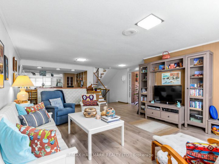 Photo 20 at 11 Sutcliffe Drive, Bayview Village, Toronto