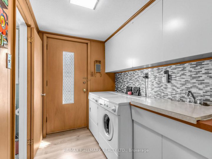 Photo 26 at 11 Sutcliffe Drive, Bayview Village, Toronto