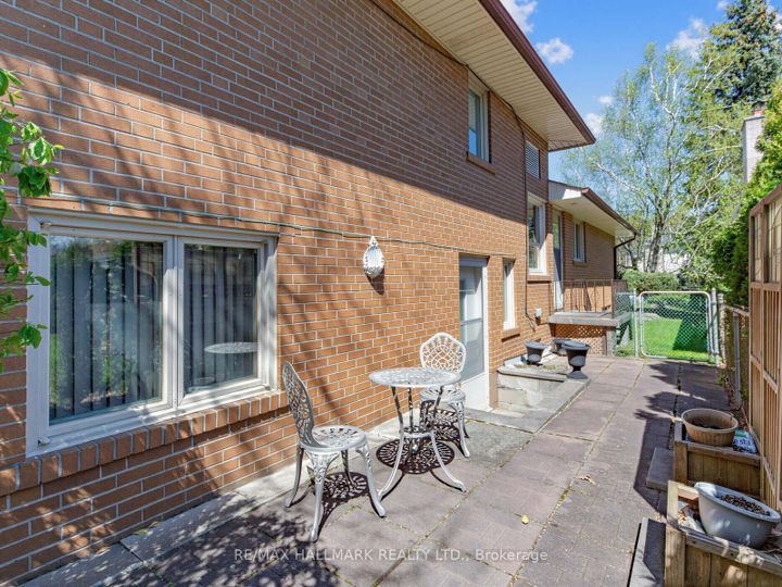 Photo 34 at 11 Sutcliffe Drive, Bayview Village, Toronto