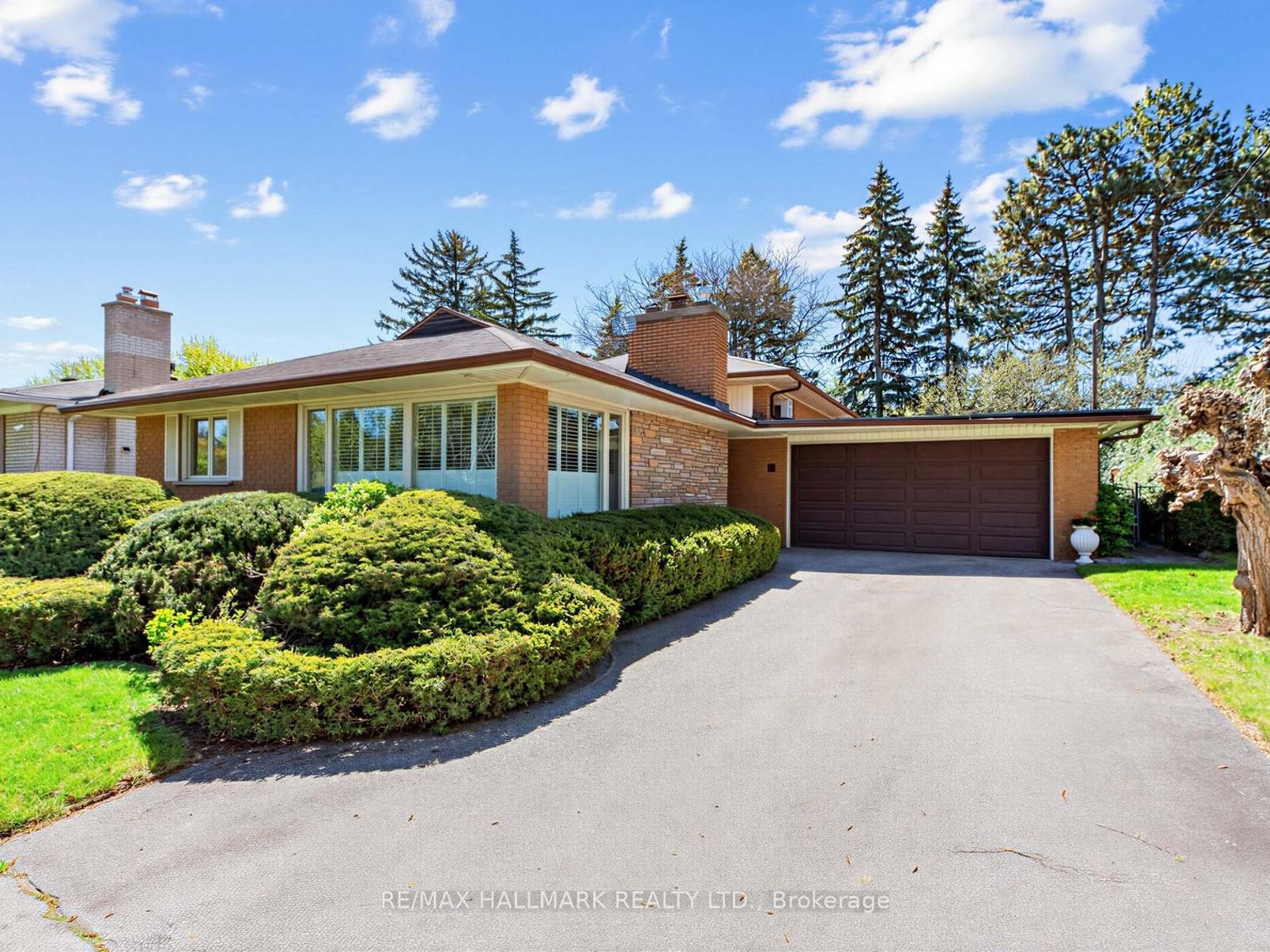 11 Sutcliffe Drive, Bayview Village, Toronto 2