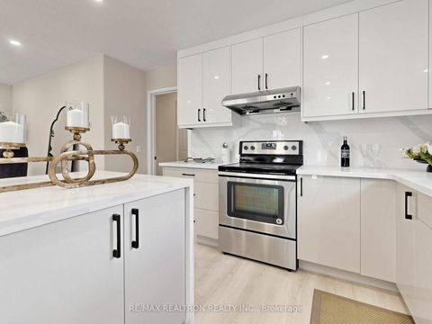 Photo 3 at 76 Clancy Drive, Don Valley Village, Toronto