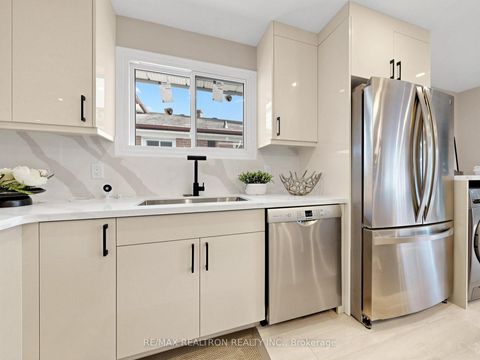 Photo 14 at 76 Clancy Drive, Don Valley Village, Toronto
