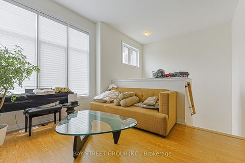 Photo 4 at 44 Seine Lane, Rural Richmond Hill, Richmond Hill
