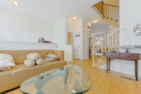 Photo 5 at 44 Seine Lane, Rural Richmond Hill, Richmond Hill