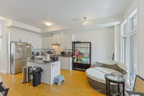 Photo 7 at 44 Seine Lane, Rural Richmond Hill, Richmond Hill
