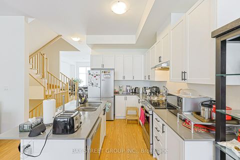 Photo 10 at 44 Seine Lane, Rural Richmond Hill, Richmond Hill