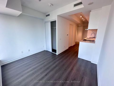 Photo 3 at 4008 - 8 Wellesley Street W, Bay Street Corridor, Toronto
