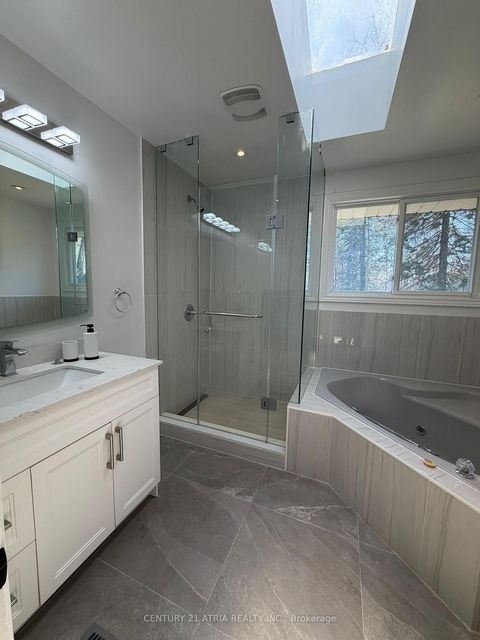 Photo 7 at 27 Waterbend Drive, Keswick South, Georgina