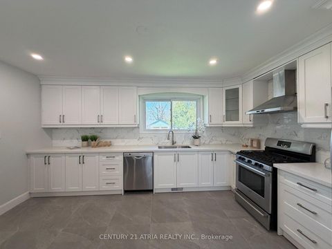 Photo 12 at 27 Waterbend Drive, Keswick South, Georgina