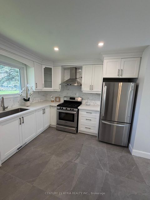 Photo 14 at 27 Waterbend Drive, Keswick South, Georgina