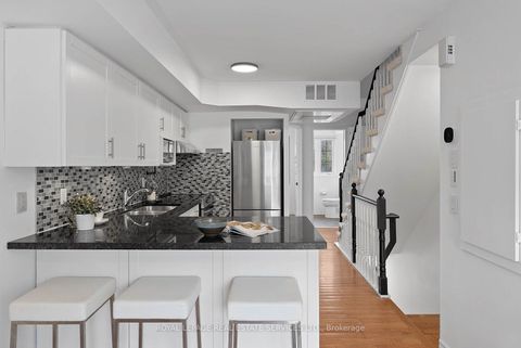 Photo 3 at 207 - 262 St Helens Avenue, Dufferin Grove, Toronto