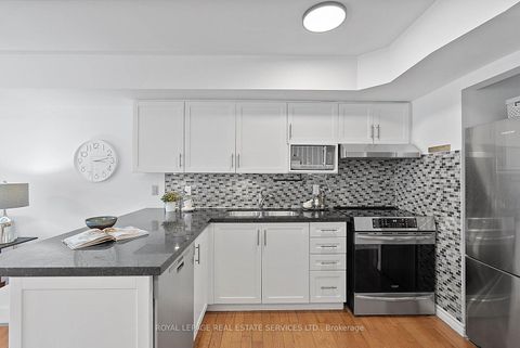 Photo 5 at 207 - 262 St Helens Avenue, Dufferin Grove, Toronto