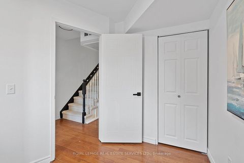 Photo 14 at 207 - 262 St Helens Avenue, Dufferin Grove, Toronto