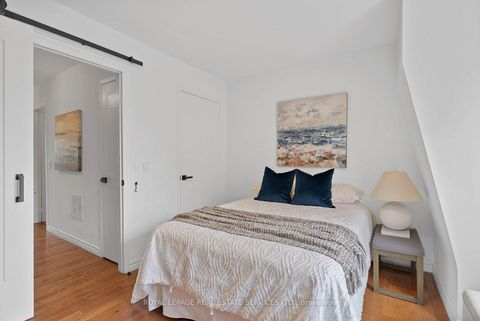 Photo 17 at 207 - 262 St Helens Avenue, Dufferin Grove, Toronto