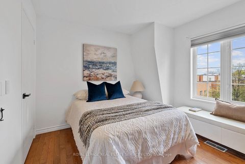 Photo 18 at 207 - 262 St Helens Avenue, Dufferin Grove, Toronto