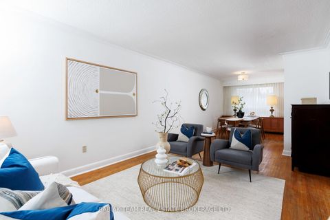 Photo 10 at 9 Camborne Avenue, CFB, Toronto