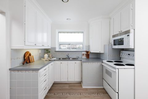 Photo 15 at 9 Camborne Avenue, CFB, Toronto