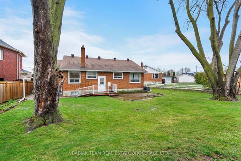 Photo 42 at 9 Camborne Avenue, CFB, Toronto