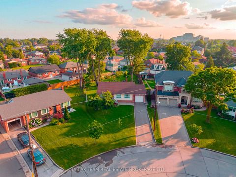 Photo 48 at 9 Camborne Avenue, CFB, Toronto