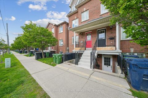 Photo 2 at 14 Connolly Street, Pellam Park, Toronto