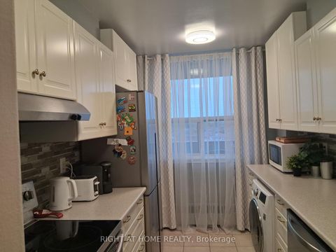 Photo 11 at 1001 - 235 Grandravine Drive, Jane Heights, Toronto
