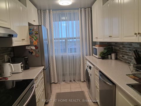 Photo 12 at 1001 - 235 Grandravine Drive, Jane Heights, Toronto