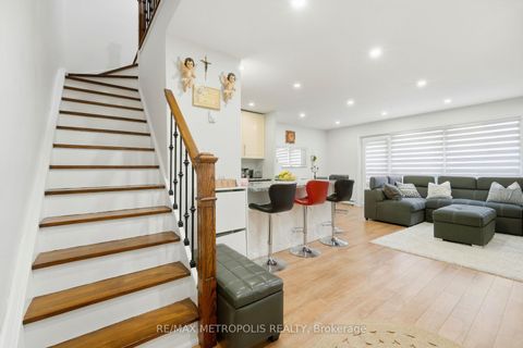 Photo 5 at 205 - 5877 Bathurst Street, Newtonbrook West, Toronto