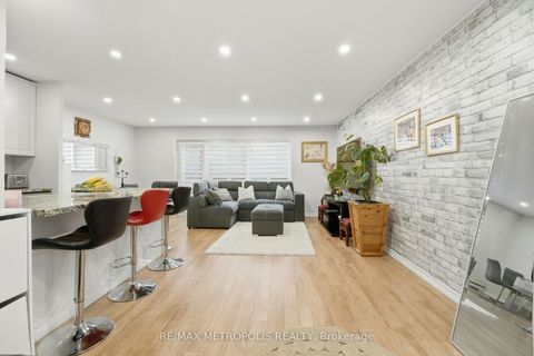 Photo 6 at 205 - 5877 Bathurst Street, Newtonbrook West, Toronto