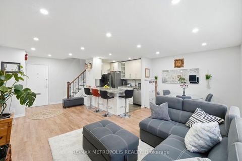 Photo 8 at 205 - 5877 Bathurst Street, Newtonbrook West, Toronto