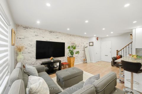 Photo 9 at 205 - 5877 Bathurst Street, Newtonbrook West, Toronto
