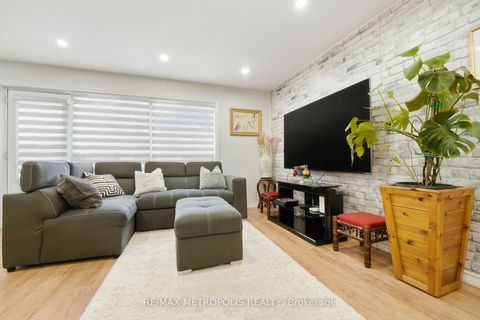 Photo 10 at 205 - 5877 Bathurst Street, Newtonbrook West, Toronto