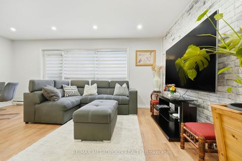 Photo 11 at 205 - 5877 Bathurst Street, Newtonbrook West, Toronto