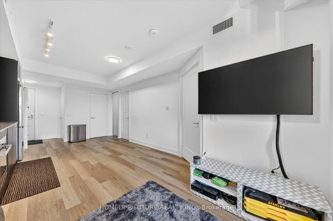 Photo 17 at 1017 - 8 Cedarland Drive, Unionville, Markham