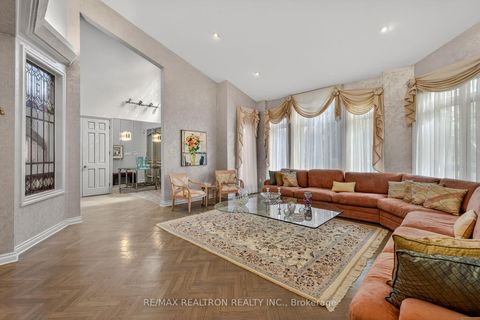 Photo 12 at 15 Sunforest Court, Newtonbrook West, Toronto