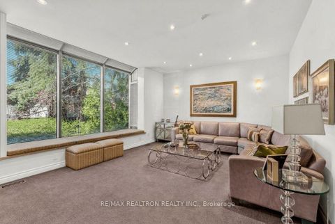 Photo 19 at 15 Sunforest Court, Newtonbrook West, Toronto