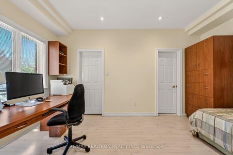 Photo 28 at 15 Sunforest Court, Newtonbrook West, Toronto