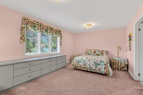 Photo 31 at 15 Sunforest Court, Newtonbrook West, Toronto