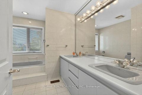 Photo 32 at 15 Sunforest Court, Newtonbrook West, Toronto