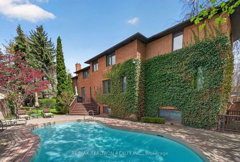 Photo 37 at 15 Sunforest Court, Newtonbrook West, Toronto