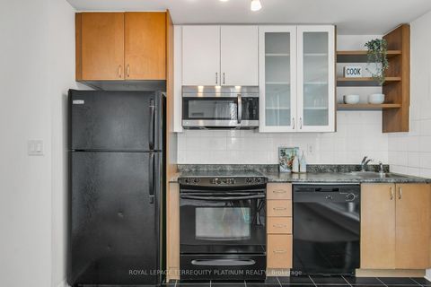 Photo 9 at 727 - 600 Fleet Street, Niagara, Toronto